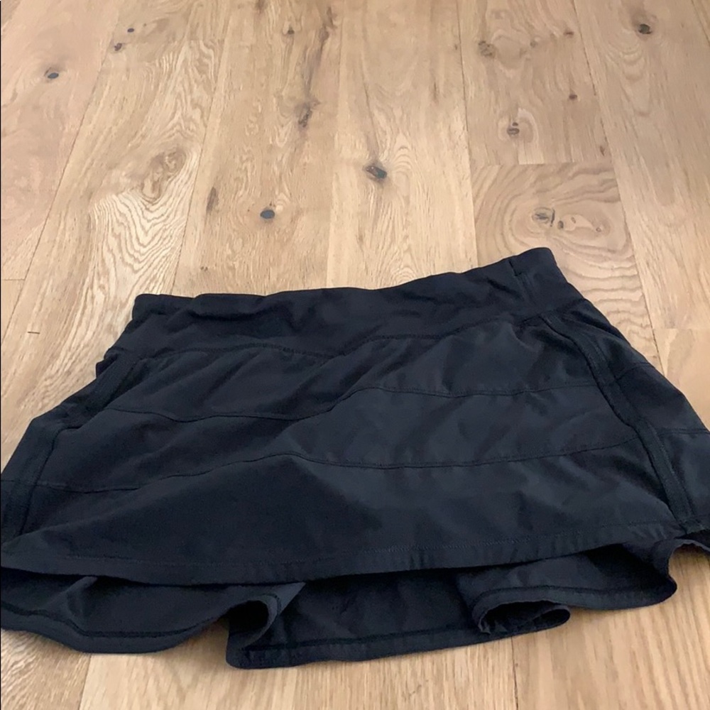 Lululemon pace skirt size 6